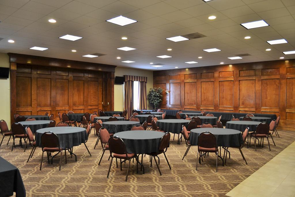 Ashmore Inn And Suites Lubbock Exterior photo