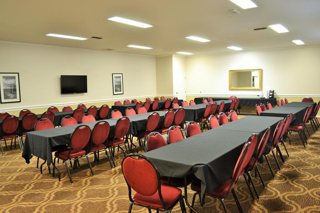 Ashmore Inn And Suites Lubbock Exterior photo