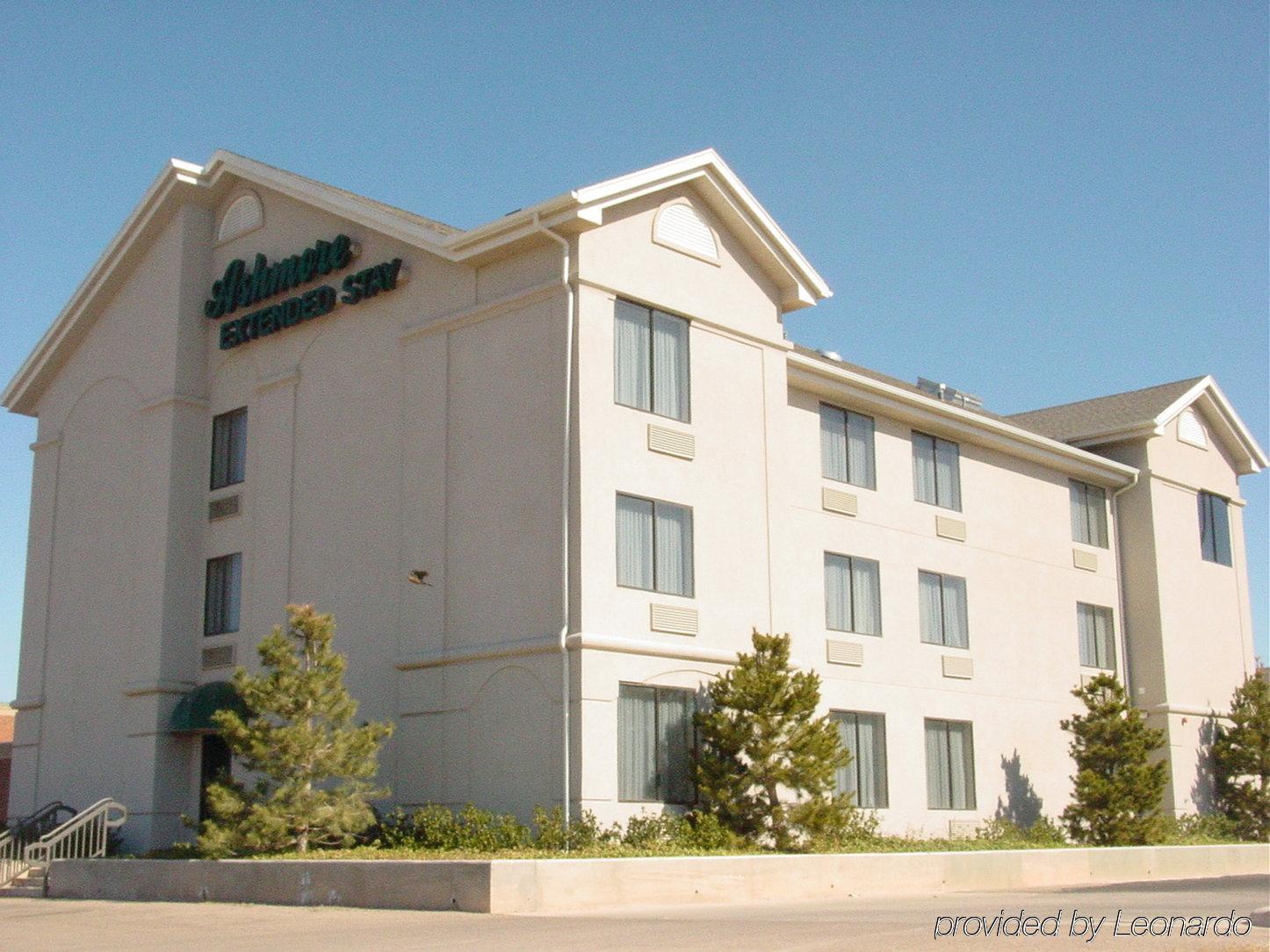 Ashmore Inn And Suites Lubbock Exterior photo